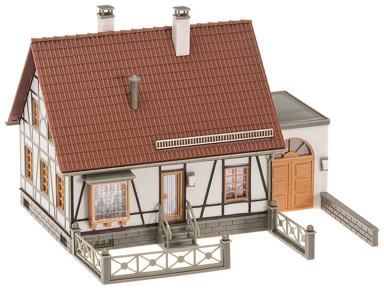 Faller - Vakwerkhuis met garage - modelbouwsets, hobbybouwspeelgoed voor kinderen, modelverf en accessoires