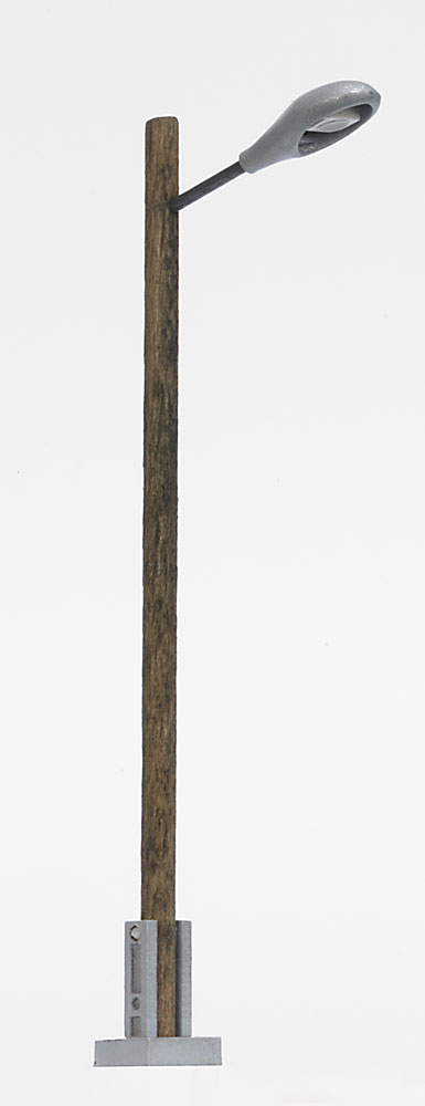 Busch 8734 TT Straatlantaarn houten mast, 70 mm